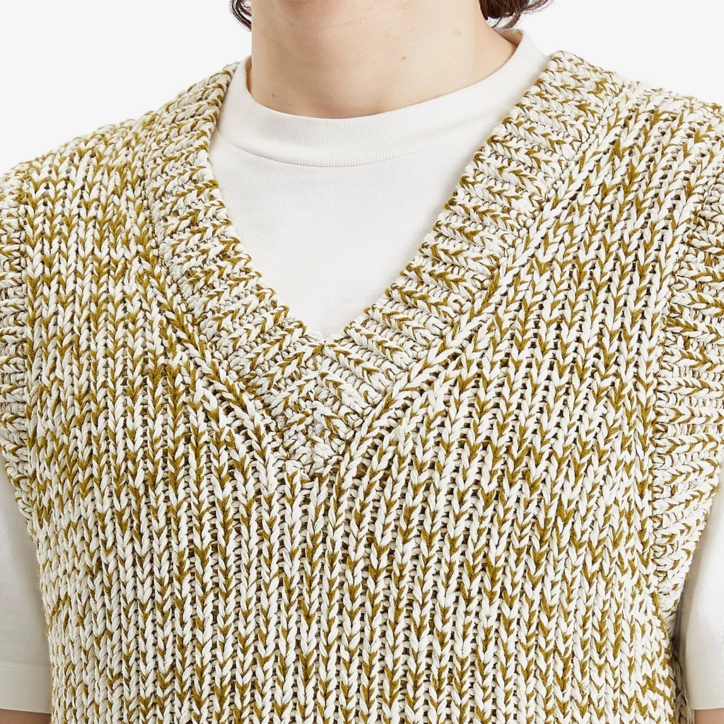 AMI Paris Men's Sleeveless V Neck Sweater White Cream/Lichen